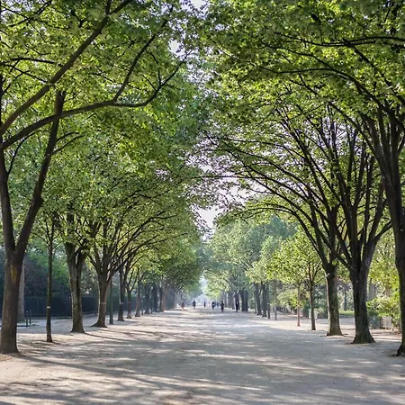 Rue De Grenelle Iv By Onefinestay París