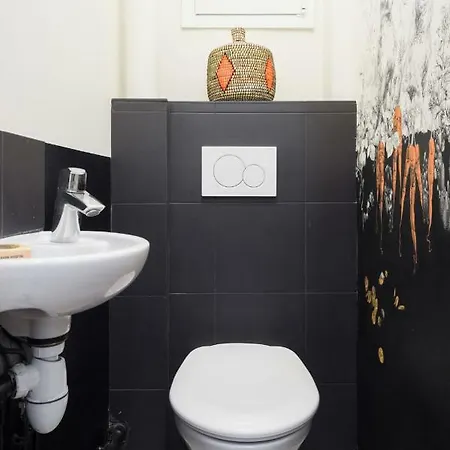 Rue De Grenelle Iv By Onefinestay París